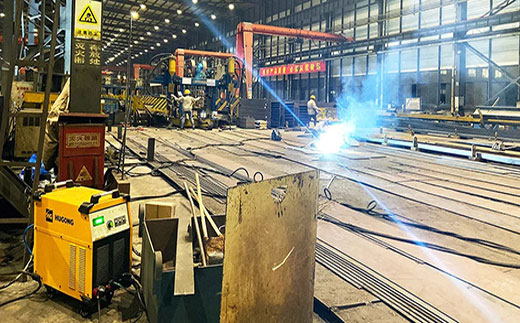 壹号娱乐数字化等离子切割+碳弧气刨两用机LGB 120B使用现场