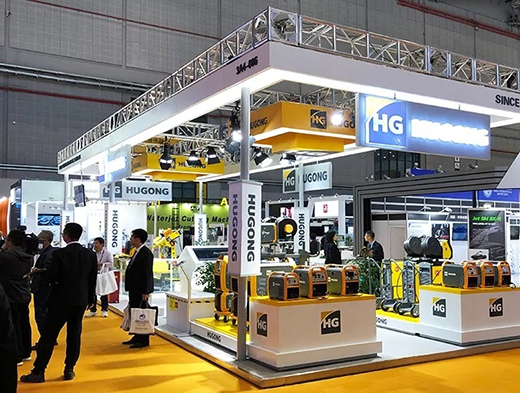 进博会首日壹号娱乐意大利CEA展位杰出出现