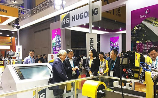 第二届进博会广东省茂名市常务副市长光临壹号娱乐意大利CEA展位