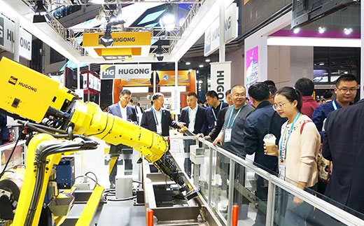 第二届进博会壹号娱乐意大利CEA展位机械人系统受到极大关注